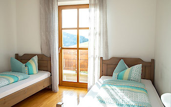 Ferienwohnungen in Bayern - Schlafzimmer mit 2 Einzelbetten